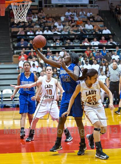 Thumbnail 1 in Hanford West vs Selma (CIF CS D3 Final) photogallery.