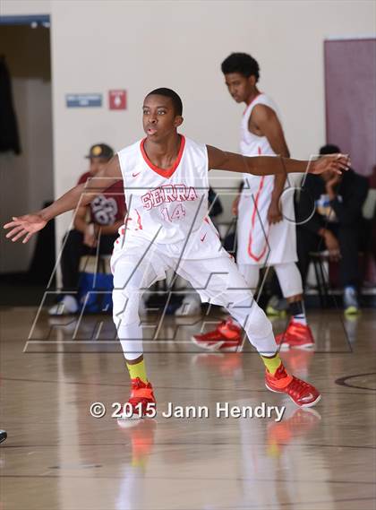 Thumbnail 3 in Serra vs. Cathedral Catholic (MaxPreps Holiday Classic) photogallery.