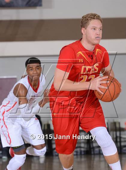 Thumbnail 1 in Serra vs. Cathedral Catholic (MaxPreps Holiday Classic) photogallery.