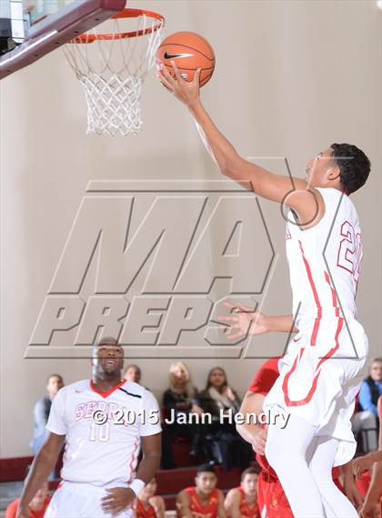 Thumbnail 1 in Serra vs. Cathedral Catholic (MaxPreps Holiday Classic) photogallery.