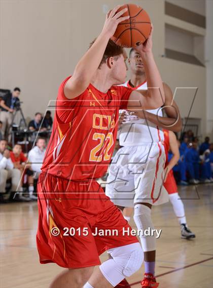 Thumbnail 1 in Serra vs. Cathedral Catholic (MaxPreps Holiday Classic) photogallery.