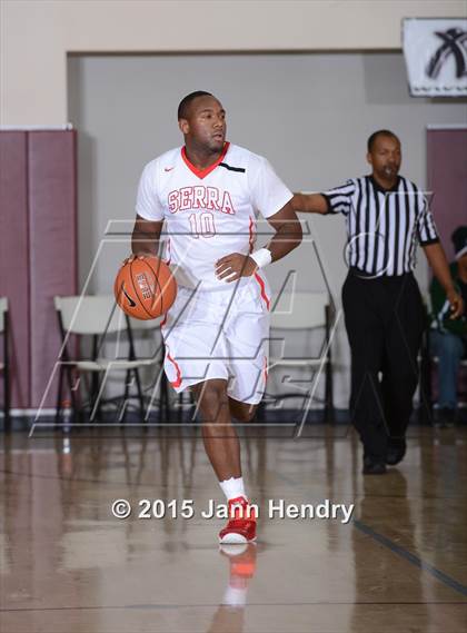 Thumbnail 3 in Serra vs. Cathedral Catholic (MaxPreps Holiday Classic) photogallery.