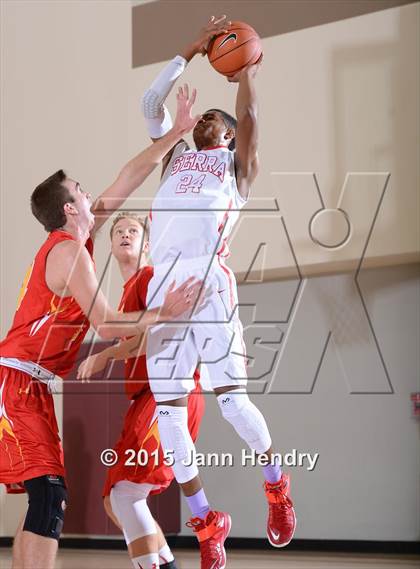 Thumbnail 1 in Serra vs. Cathedral Catholic (MaxPreps Holiday Classic) photogallery.