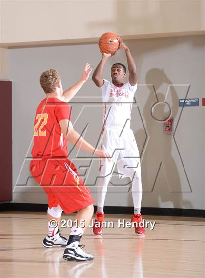 Thumbnail 3 in Serra vs. Cathedral Catholic (MaxPreps Holiday Classic) photogallery.