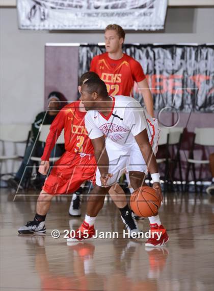 Thumbnail 3 in Serra vs. Cathedral Catholic (MaxPreps Holiday Classic) photogallery.