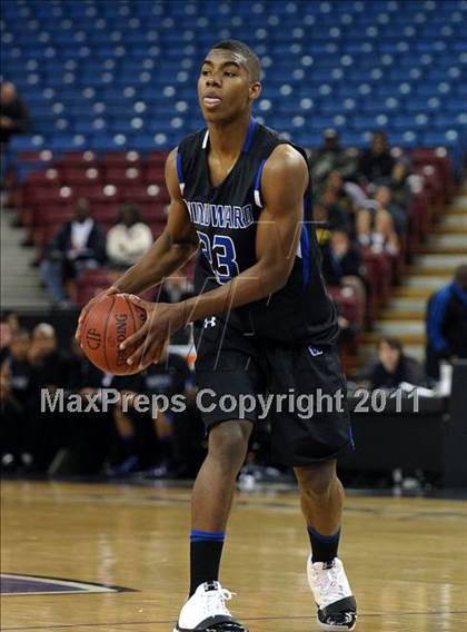 Thumbnail 1 in Salesian vs. Windward (CIF State D4 Final) photogallery.