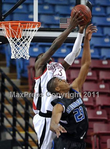 Thumbnail 1 in Salesian vs. Windward (CIF State D4 Final) photogallery.