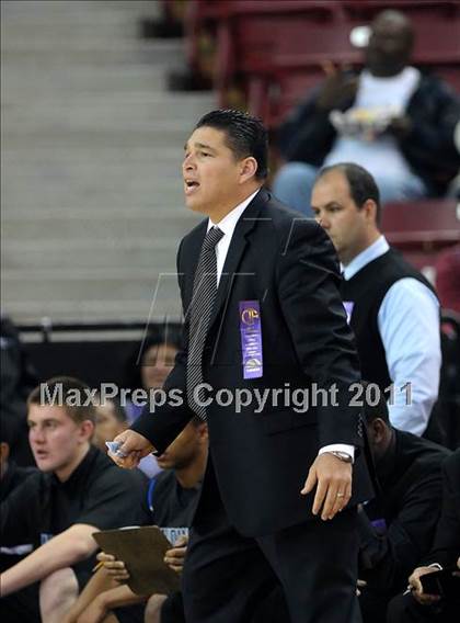 Thumbnail 2 in Salesian vs. Windward (CIF State D4 Final) photogallery.