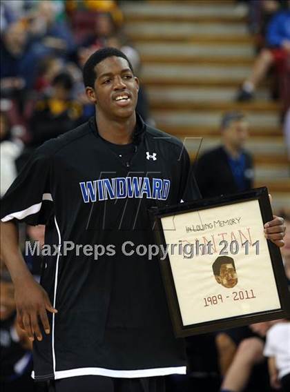 Thumbnail 1 in Salesian vs. Windward (CIF State D4 Final) photogallery.