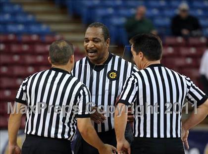 Thumbnail 3 in Salesian vs. Windward (CIF State D4 Final) photogallery.