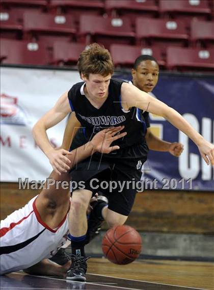 Thumbnail 3 in Salesian vs. Windward (CIF State D4 Final) photogallery.