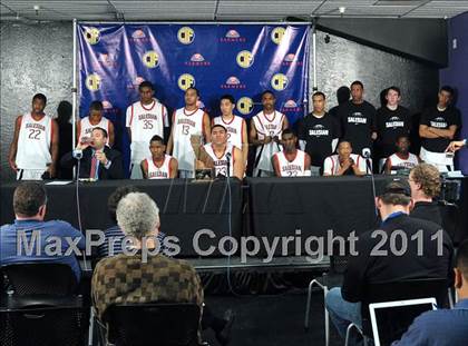 Thumbnail 2 in Salesian vs. Windward (CIF State D4 Final) photogallery.
