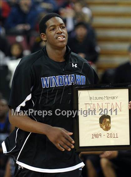 Thumbnail 3 in Salesian vs. Windward (CIF State D4 Final) photogallery.