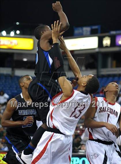 Thumbnail 3 in Salesian vs. Windward (CIF State D4 Final) photogallery.
