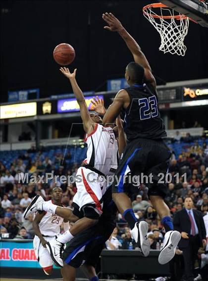 Thumbnail 1 in Salesian vs. Windward (CIF State D4 Final) photogallery.