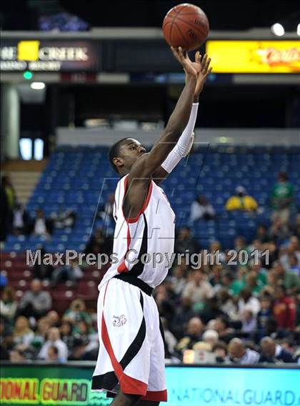 Thumbnail 2 in Salesian vs. Windward (CIF State D4 Final) photogallery.