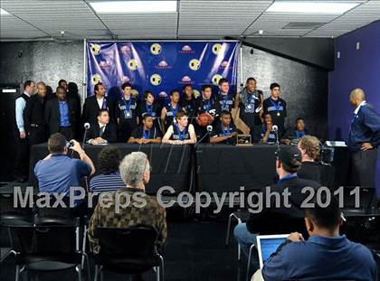 Thumbnail 3 in Salesian vs. Windward (CIF State D4 Final) photogallery.
