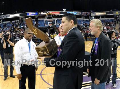 Thumbnail 1 in Salesian vs. Windward (CIF State D4 Final) photogallery.