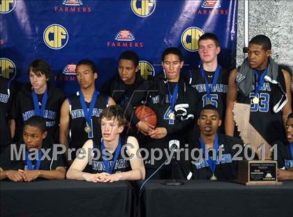 Thumbnail 2 in Salesian vs. Windward (CIF State D4 Final) photogallery.