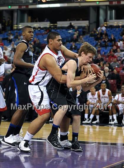 Thumbnail 1 in Salesian vs. Windward (CIF State D4 Final) photogallery.