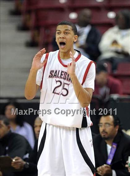 Thumbnail 2 in Salesian vs. Windward (CIF State D4 Final) photogallery.