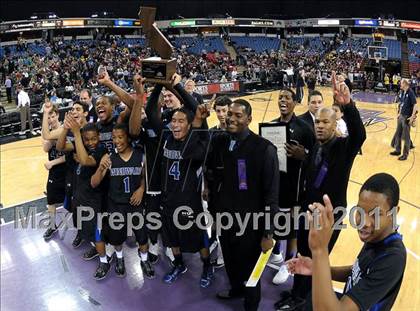 Thumbnail 1 in Salesian vs. Windward (CIF State D4 Final) photogallery.