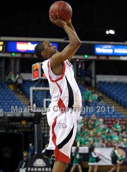 Thumbnail 1 in Salesian vs. Windward (CIF State D4 Final) photogallery.