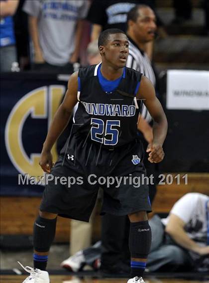 Thumbnail 3 in Salesian vs. Windward (CIF State D4 Final) photogallery.