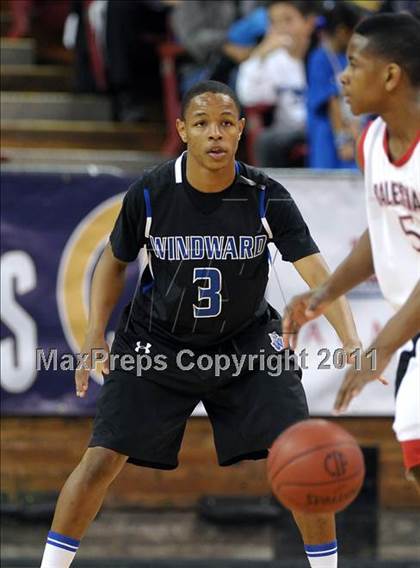 Thumbnail 2 in Salesian vs. Windward (CIF State D4 Final) photogallery.
