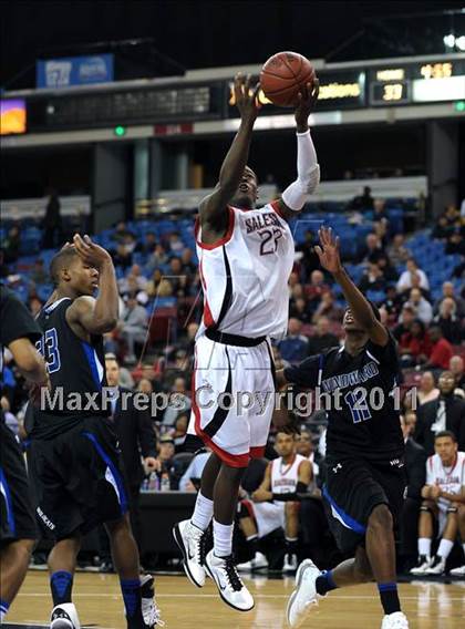Thumbnail 3 in Salesian vs. Windward (CIF State D4 Final) photogallery.