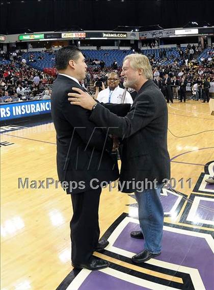 Thumbnail 3 in Salesian vs. Windward (CIF State D4 Final) photogallery.