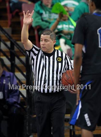 Thumbnail 3 in Salesian vs. Windward (CIF State D4 Final) photogallery.