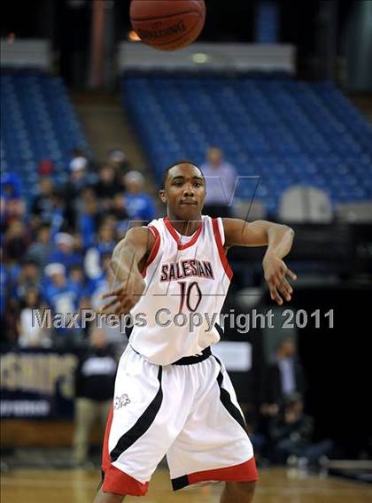 Thumbnail 2 in Salesian vs. Windward (CIF State D4 Final) photogallery.