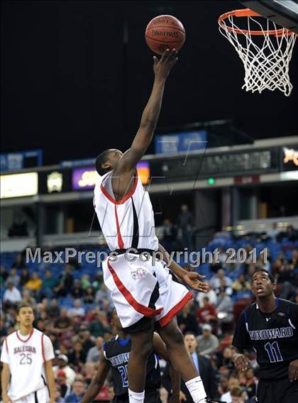 Thumbnail 2 in Salesian vs. Windward (CIF State D4 Final) photogallery.