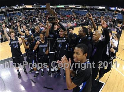 Thumbnail 3 in Salesian vs. Windward (CIF State D4 Final) photogallery.