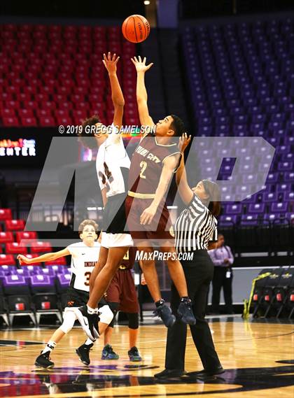 Thumbnail 3 in JV: Yuba City vs Marysville (@ Golden 1 Center) photogallery.