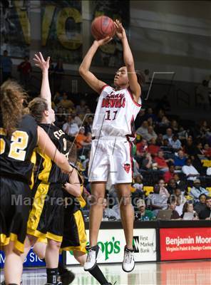 Thumbnail 2 in Lancaster vs. Floyd County (VHSL A D2 Final) photogallery.