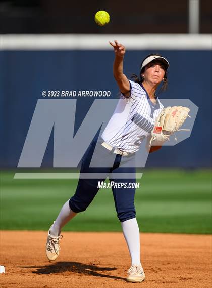 Thumbnail 1 in East Lincoln vs Western Alamance (NCHSAA 3A Championship Game 1) photogallery.