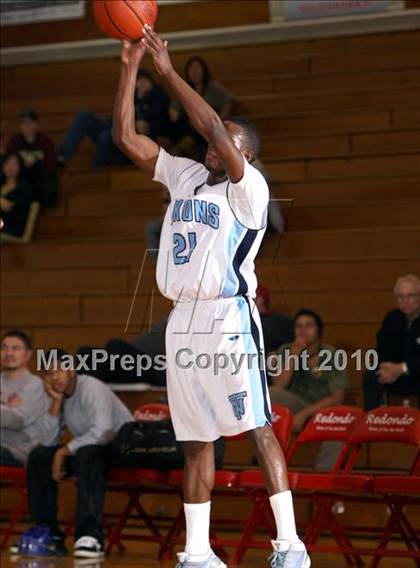 Thumbnail 2 in Cabrillo vs. North Torrance (Seahawk Classic) photogallery.