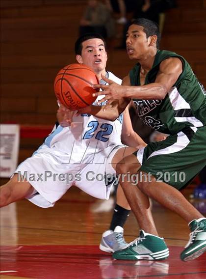 Thumbnail 2 in Cabrillo vs. North Torrance (Seahawk Classic) photogallery.