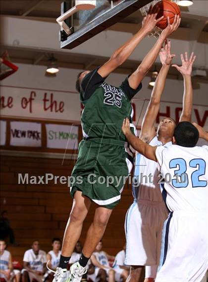 Thumbnail 2 in Cabrillo vs. North Torrance (Seahawk Classic) photogallery.
