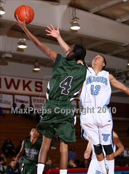 Thumbnail 2 in Cabrillo vs. North Torrance (Seahawk Classic) photogallery.