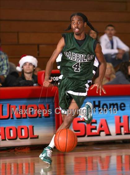 Thumbnail 2 in Cabrillo vs. North Torrance (Seahawk Classic) photogallery.