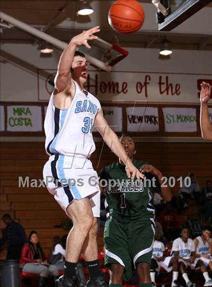Thumbnail 2 in Cabrillo vs. North Torrance (Seahawk Classic) photogallery.