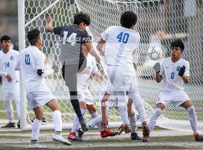 Thumbnail 3 in Robert F. Kennedy Community vs. Smidt Tech (CIF LACS D3 Final) photogallery.