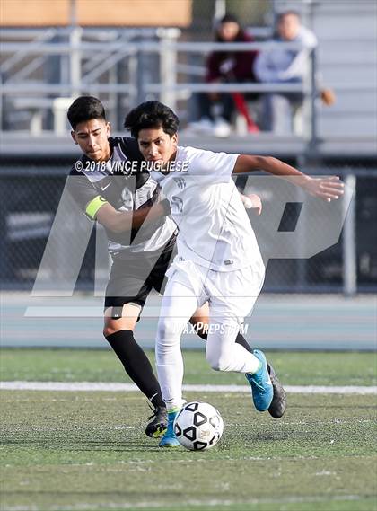 Thumbnail 3 in Robert F. Kennedy Community vs. Smidt Tech (CIF LACS D3 Final) photogallery.