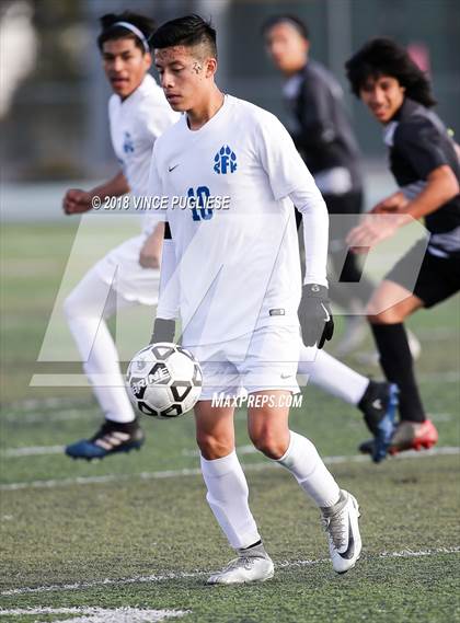 Thumbnail 3 in Robert F. Kennedy Community vs. Smidt Tech (CIF LACS D3 Final) photogallery.