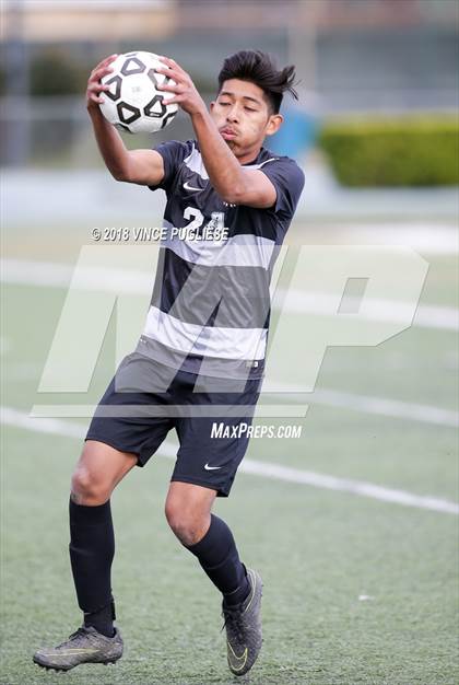 Thumbnail 2 in Robert F. Kennedy Community vs. Smidt Tech (CIF LACS D3 Final) photogallery.