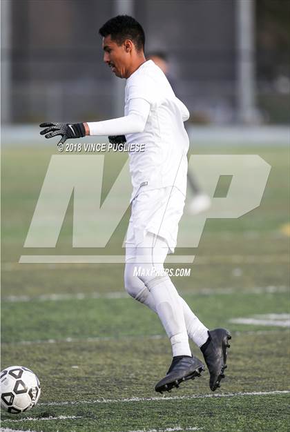 Thumbnail 2 in Robert F. Kennedy Community vs. Smidt Tech (CIF LACS D3 Final) photogallery.