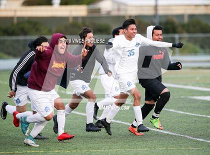 Thumbnail 3 in Robert F. Kennedy Community vs. Smidt Tech (CIF LACS D3 Final) photogallery.